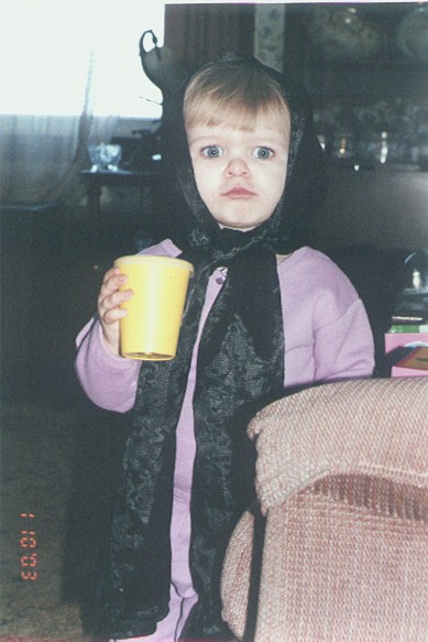 annieinscarf.jpg